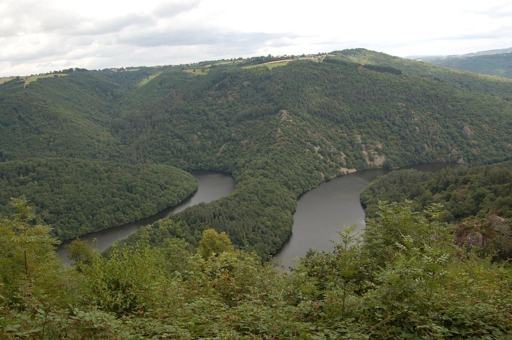 Aux 2 Puys - Gite "Le Lemptegy" Saint-Priest-des-Champs Eksteriør billede